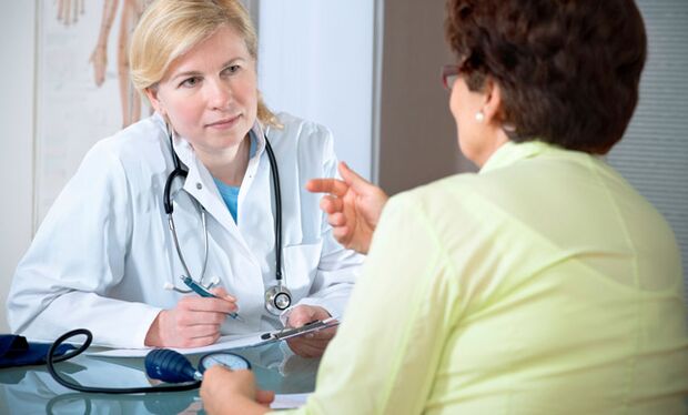 Le cardiologue informera le patient sur les facteurs de risque d'hypertension artérielle